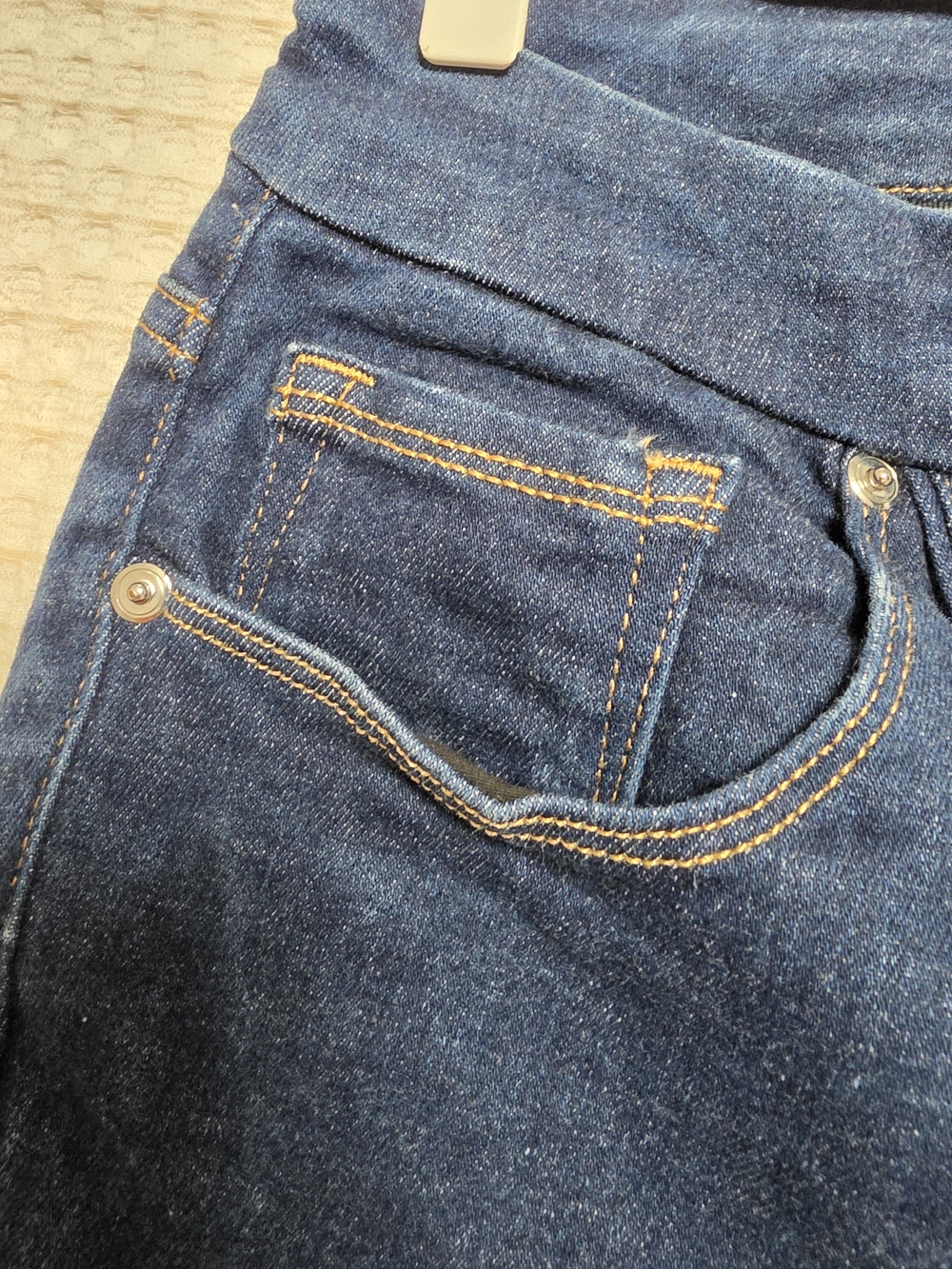 Good American Deep Indigo Flared Jeans - Picture 6 of 14